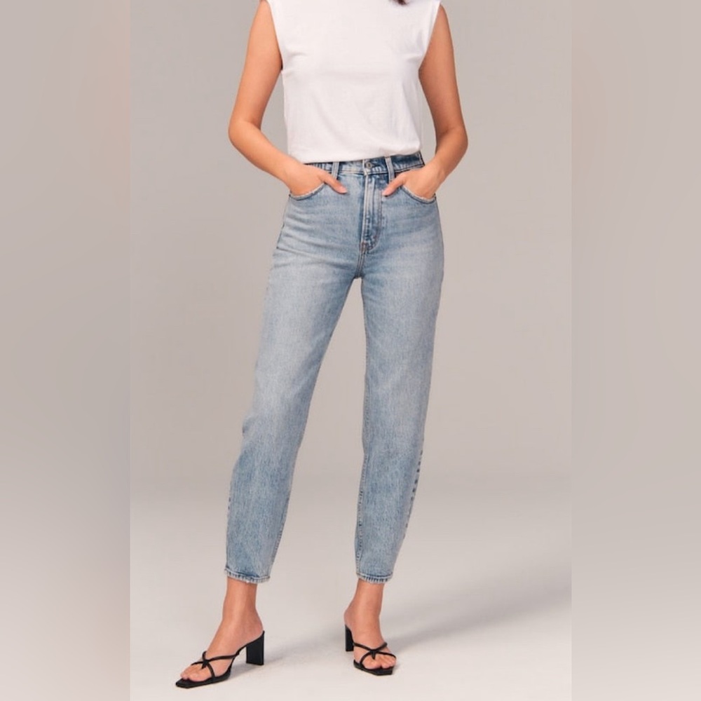 Abercrombie 80’s Mom Jean High Rise